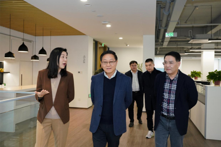 省住建廳原副廳長(zhǎng)、國(guó)際綠建聯(lián)盟執(zhí)行主席、江蘇省人民政府參事室特聘專(zhuān)家劉大威一行蒞臨城發(fā)設(shè)計(jì)考察指導(dǎo)